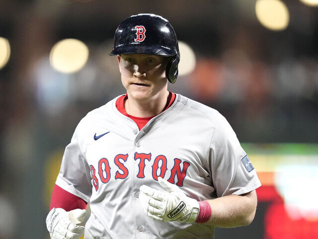 Report: Braves sign former All-Star Cooper to minor-league deal | theScore.com