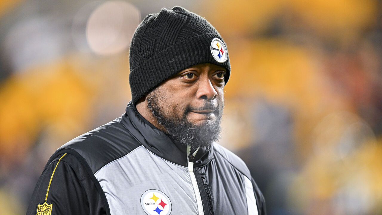 PITTSBURGH, PENNSYLVANIA - JANUARY 04: Head coach Mike Tomlin of the Pittsburgh Steelers looks on before a game against the Cincinnati Bengals at Acrisure Stadium on January 04, 2025 in Pittsburgh, Pennsylvania.