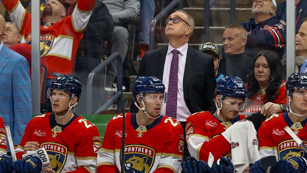 SUNRISE, FL - JANUARY 11: Florida Panther Head Coach Paul Maurice looks up to the scoreboard during the NHL game between the Boston Bruins and the Florida Panthers on Saturday January 11, 2025 at Amerant Bank Arena in Sunrise, Fla.