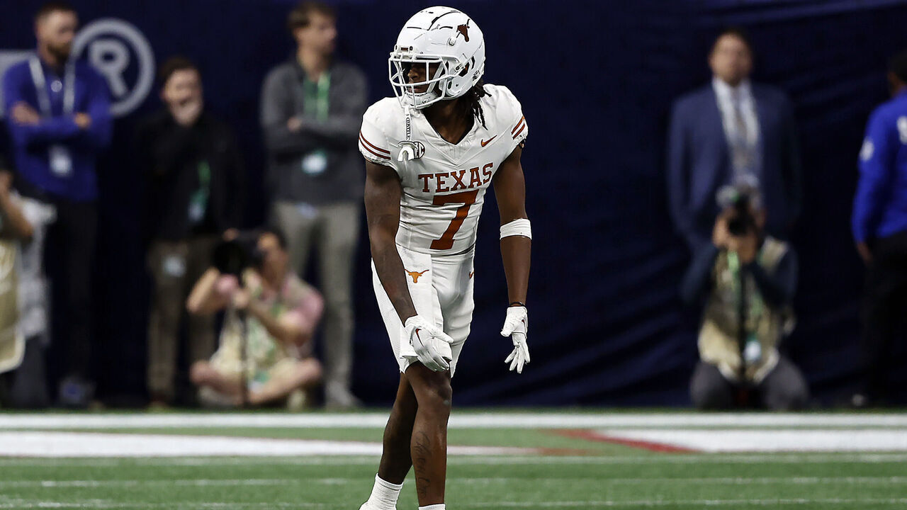 ATLANTA, GEORGIA - DECEMBER 07: Isaiah Bond #7 of the Texas Longhorns waits for the play against the Georgia Bulldogs during the fourth quarter of the 2024 SEC Championship at Mercedes-Benz Stadium on December 07, 2024 in Atlanta, Georgia.