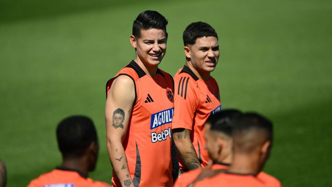 Colombia's midfielder #10 James Rodriguez (L) and midfielder #20 Juan Fernando Quintero take part in a training session in Ezeiza, Buenos Aires province, on November 14, 2024, ahead of the FIFA World Cup 2026 qualifier football match against Uruguay in Montevideo on November 15.
