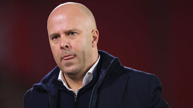 NOTTINGHAM, ENGLAND - JANUARY 14: Liverpool manager Arne Slot looks on during the Premier League match between Nottingham Forest FC and Liverpool FC at City Ground on January 14, 2025 in Nottingham, England.