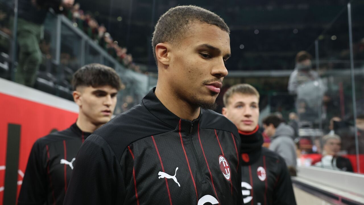 MILAN, ITALY - JANUARY 11: Malick Thiaw of AC Milan arrives before the Serie A match between AC Milan and Cagliari at Stadio Giuseppe Meazza on January 11, 2025 in Milan, Italy.