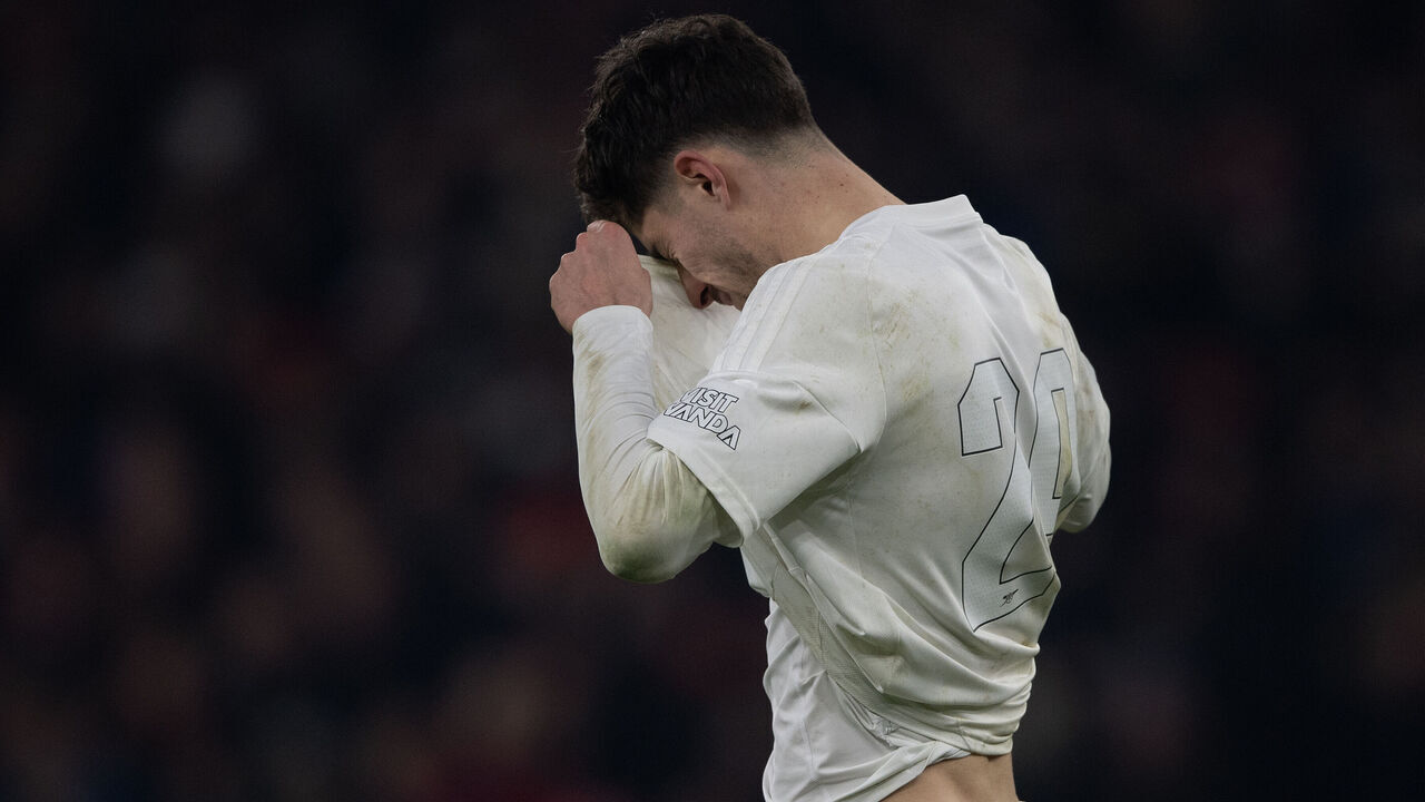 LONDON, ENGLAND - JANUARY 12: Kai Havertz of Arsenal reacts after missing his penalty shoot out penalty during the Emirates FA Cup Third Round match between Arsenal and Manchester United at Emirates Stadium on January 12, 2025 in London, England. Arsenal are playing in a special all-white kit for today's FA Cup third-round tie as part of their No More Red initiative which was launched in collaboration with Adidas in 2022 to keep young people safe from knife crime.