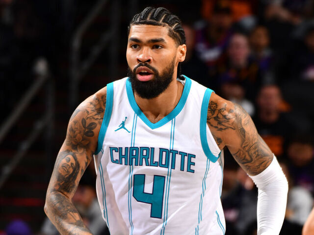 PHOENIX, AZ - JANUARY 12: Nick Richards #4 of the Charlotte Hornets looks on during the game against the Phoenix Suns on January 12, 2025 at Footprint Center in Phoenix, Arizona. Mandatory Copyright Notice: Copyright 2025 NBAE