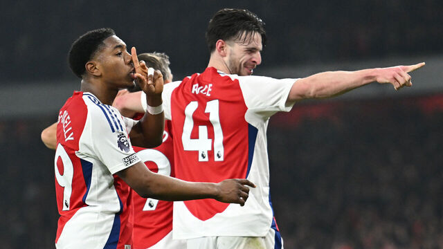 LONDON, ENGLAND - JANUARY 15: Myles Lewis-Skelly and Declan Rice of Arsenal celebrate after teammate Leandro Trossard (obscured) scores his team's second goal during the Premier League match between Arsenal FC and Tottenham Hotspur FC at Emirates Stadium on January 15, 2025 in London, England.