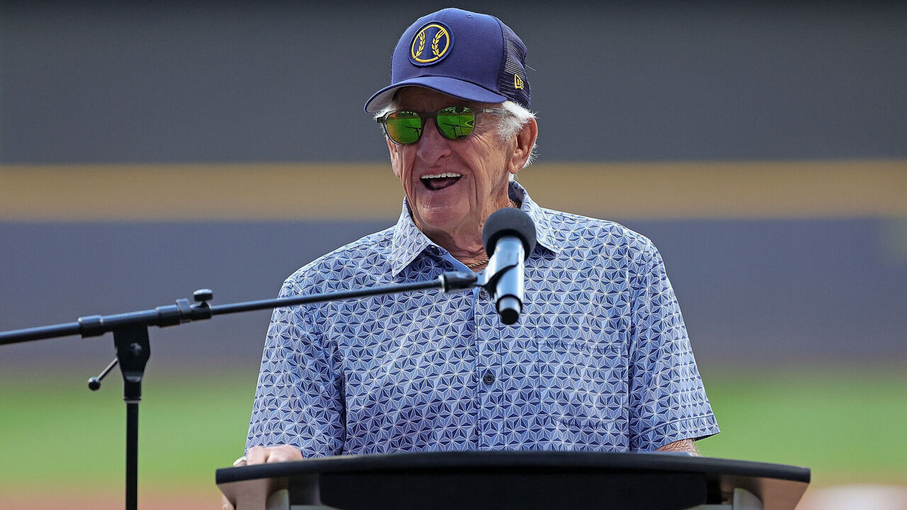 MILWAUKEE, WISCONSIN - AUGUST 05: Broadcaster Bob Uecker speaks to the crowd prior to a game between the Milwaukee Brewers and the Cincinnati Reds at American Family Field on August 05, 2022 in Milwaukee, Wisconsin.