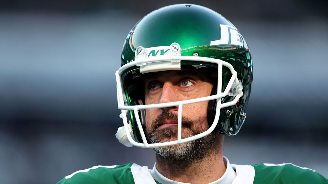 EAST RUTHERFORD, NEW JERSEY - JANUARY 05: Aaron Rodgers #8 of the New York Jets looks on before the game against the Miami Dolphins at MetLife Stadium on January 05, 2025 in East Rutherford, New Jersey.