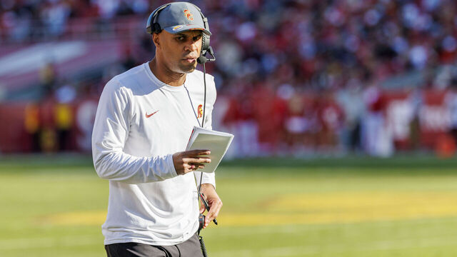 LOS ANGELES, CA - NOVEMBER 16, 2024: USC defensive coordinator D'Anton Lynn on the sidelines against Nebraska on November 16, 2024 in Los Angeles, California. (Gina Ferazzi / Los Angeles Times via Getty Images)