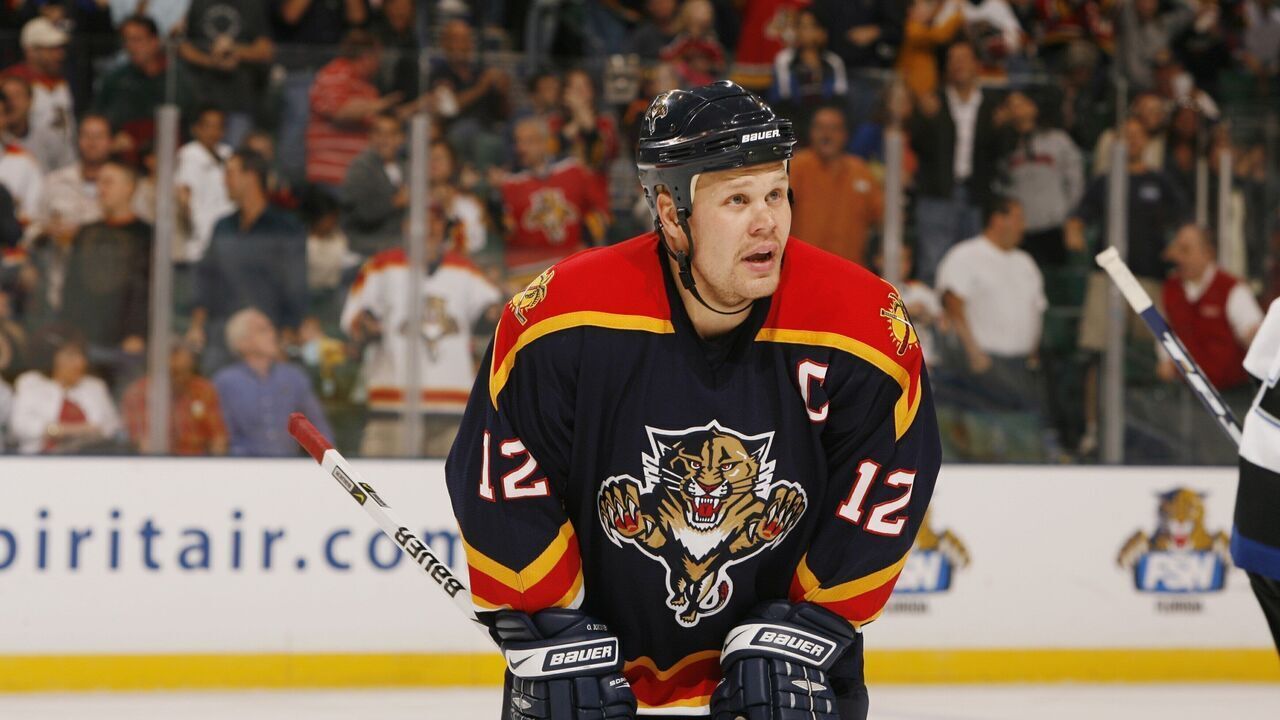SUNRISE, FL - OCTOBER 13: Olli Jokinen #12 of the Florida Panthers looks on against the Tampa Bay Lightning at BankAtlantic Center on October 13, 2006 in Sunrise, Florida. The Panthers won 3-2.