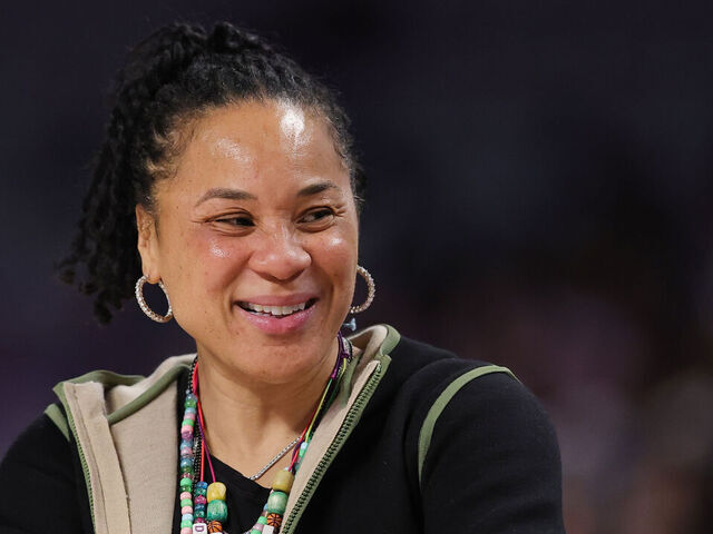 South Carolina makes Staley highest-paid coach in women's college hoops history | theScore.com