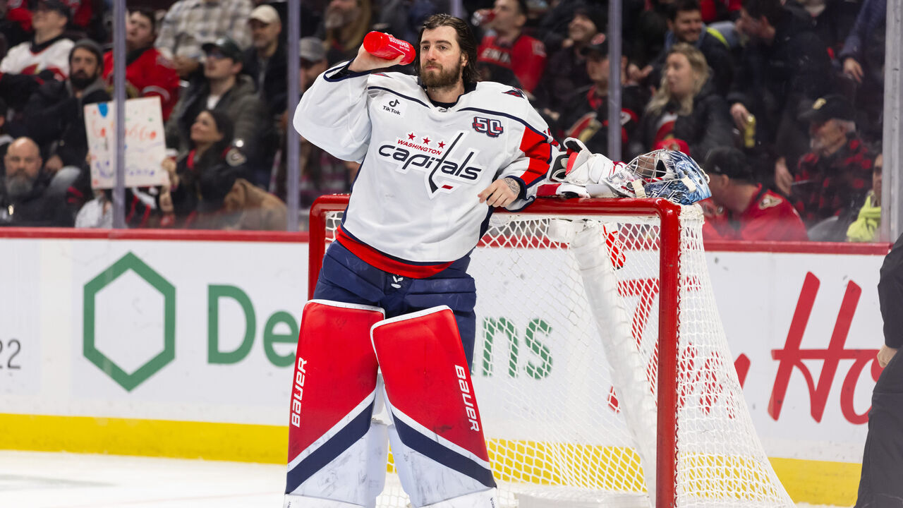 OTTAWA, ON - JANUARY 16: Washington Capitals Goalie Logan Thompson (48) takes a drink during third period National Hockey League action between the Washington Capitals and Ottawa Senators on January 16, 2025, at Canadian Tire Centre in Ottawa, ON, Canada.