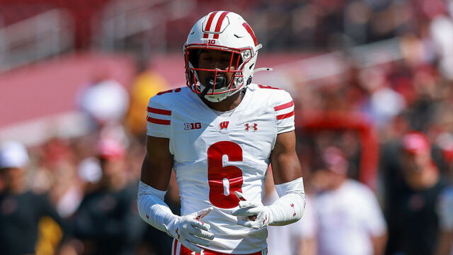 LOS ANGELES, CA - SEPTEMBER 28: Wisconsin Badgers cornerback Xavier Lucas (6) lines up during a college football game between the Wisconsin Badgers against the USC Trojans on September 28, 2024, at United Airlines Field at The Los Angeles Memorial Coliseum in Los Angeles, CA.