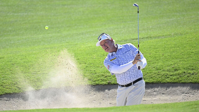 KA'UPULEHU-KONA, HAWAII - JANUARY 18: Ernie Els of South Africa plays from a bunker on the 7th hole during the final round of the PGA TOUR Champions Mitsubishi Electric Championship at Hualalai Golf Course on January 18, 2025 in Ka'upulehu-Kona, Hawaii.