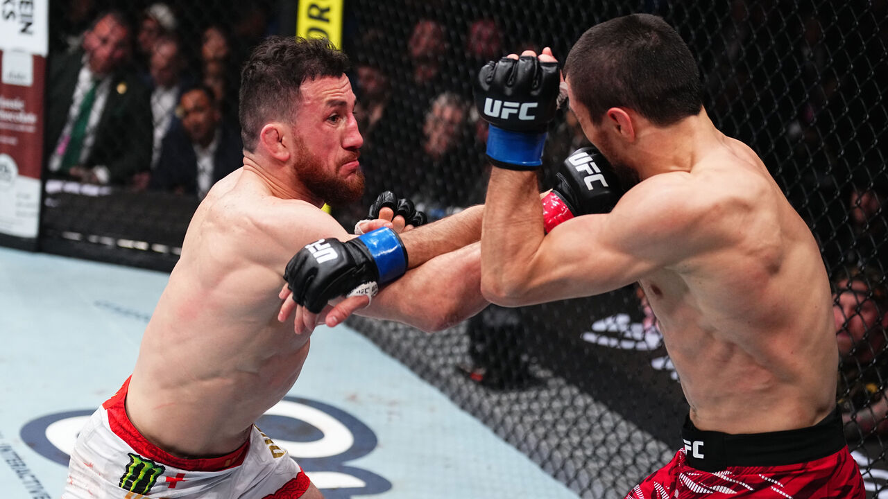 Dvalishvili outlasts Nurmagomedov to retain UFC bantamweight title |  theScore.com