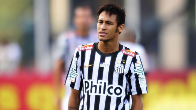 SÃO PAULO, BRAZIL - MAY 12: Neymar player of Santos during the match between Corinthians and Santos as part of Paulista Championship at Pacaembu Stadium on May 12, 2013 in São Paulo, Brazil.