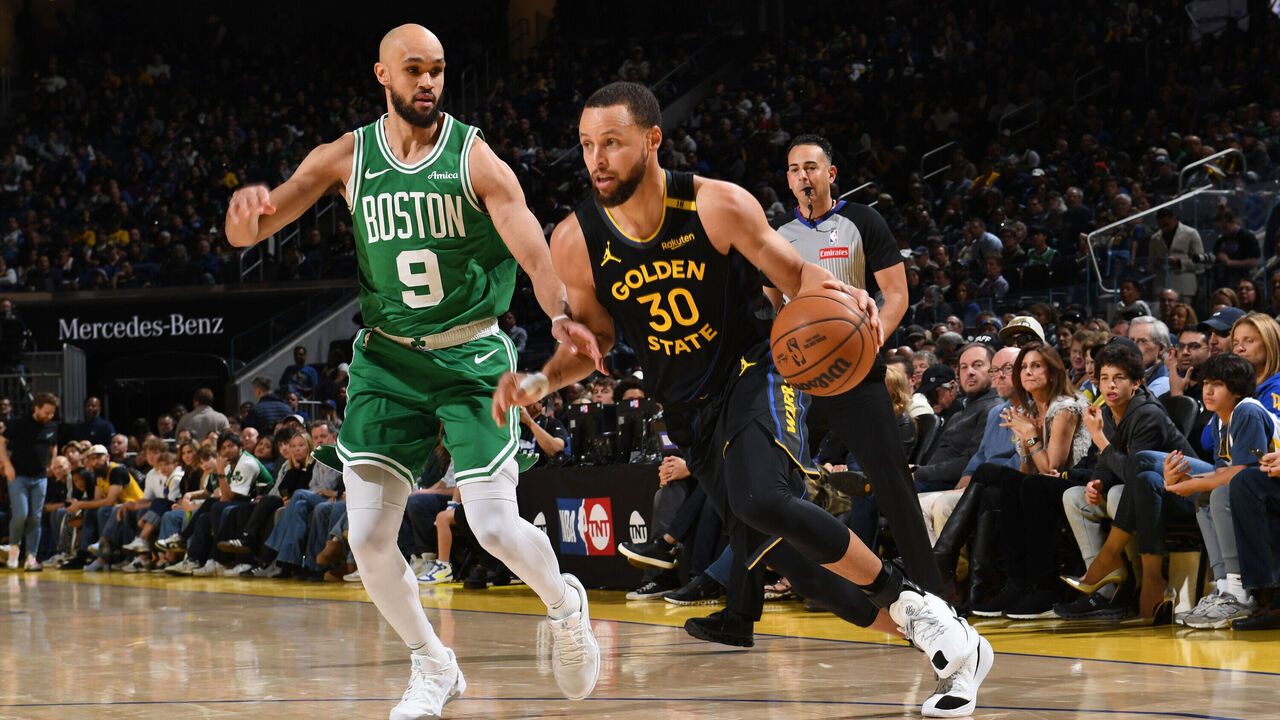 SAN FRANCISCO, CA - JANUARY 20: Stephen Curry #30 of the Golden State Warriors handles the ball during the game against the Boston Celtics on January 20, 2025 at Chase Center in San Francisco, California. NOTE TO USER: User expressly acknowledges and agrees that, by downloading and or using this photograph, user is consenting to the terms and conditions of Getty Images License Agreement. Mandatory Copyright Notice: Copyright 2025 NBAE