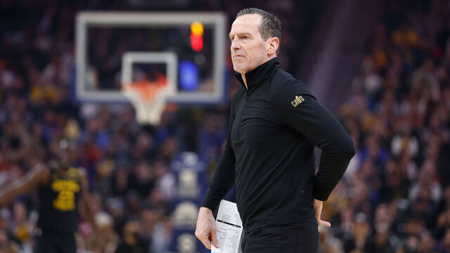 SAN FRANCISCO, CALIFORNIA - DECEMBER 30: Cleveland Cavaliers head coach Kenny Atkinson looks on in the first quarter against the Golden State Warriors at Chase Center on December 30, 2024 in San Francisco, California.