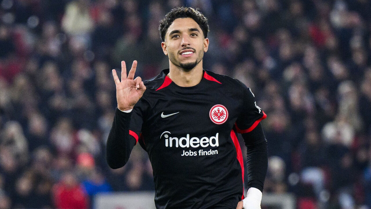 10 November 2024, Baden-Württemberg, Stuttgart: Soccer: Bundesliga, VfB Stuttgart - Eintracht Frankfurt, Matchday 10, MHPArena. Frankfurt's Omar Marmoush celebrates after his goal to make it 0:3. Photo: Tom Weller/dpa - IMPORTANT NOTE: In accordance with the regulations of the DFL German Football League and the DFB German Football Association, it is prohibited to utilize or have utilized photographs taken in the stadium and/or of the match in the form of sequential images and/or video-like photo series.