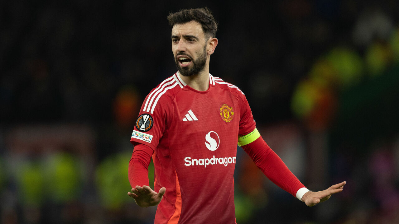 MANCHESTER, ENGLAND - JANUARY 23: Manchester United's Bruno Fernandes during a UEFA Europa League 2024/25 League Phase MD7 match between Manchester United and Rangers at Old Trafford, on January 23, 2025, in Manchester, England.