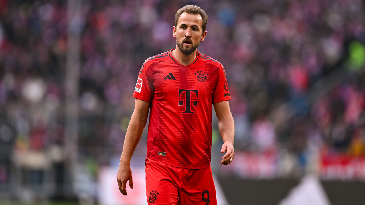 MUNICH, GERMANY - JANUARY 18: Harry Kane of FC Bayern München reacts during the Bundesliga match between FC Bayern München and VfL Wolfsburg at Allianz Arena on January 18, 2025 in Munich, Germany.