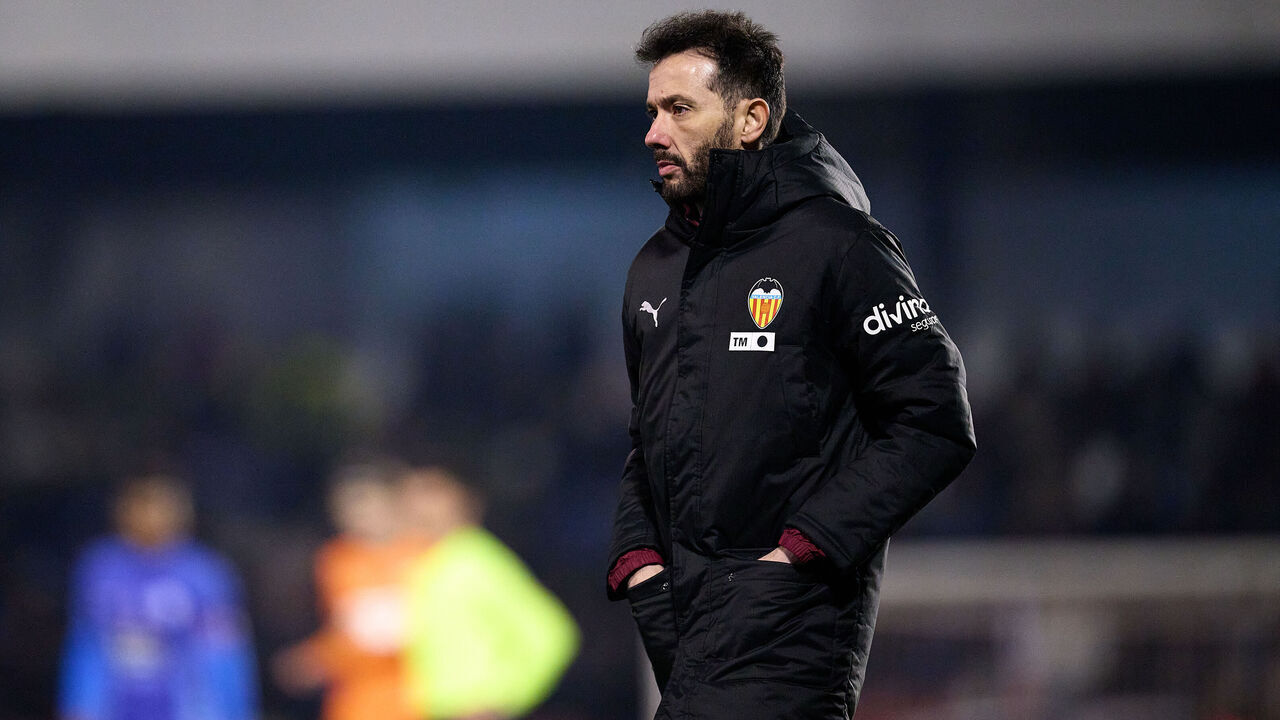 ORENSE, SPAIN - JANUARY 14: Carlos Corberan, Manager of Valencia CF looks on during the Copa del Rey Round of 16 match between Ourense CF and Valencia CF at Estadio O Couto on January 14, 2025 in Orense, Spain.