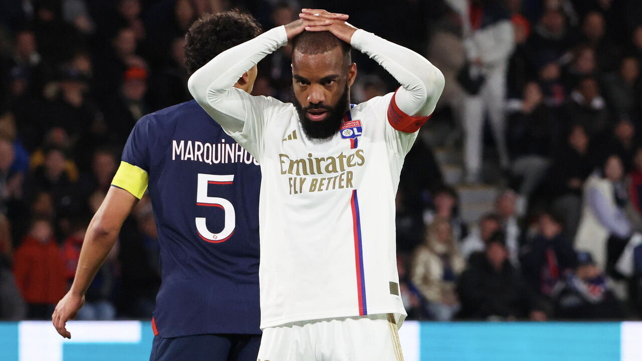 PARIS, FRANCE - APRIL 21: Alexandre Lacazette #10 of Lyon is dissapointed after the victory of Paris during the Ligue 1 Uber Eats match between Paris Saint-Germain and Olympique Lyon at Parc des Princes on April 21, 2024 in Paris, France.