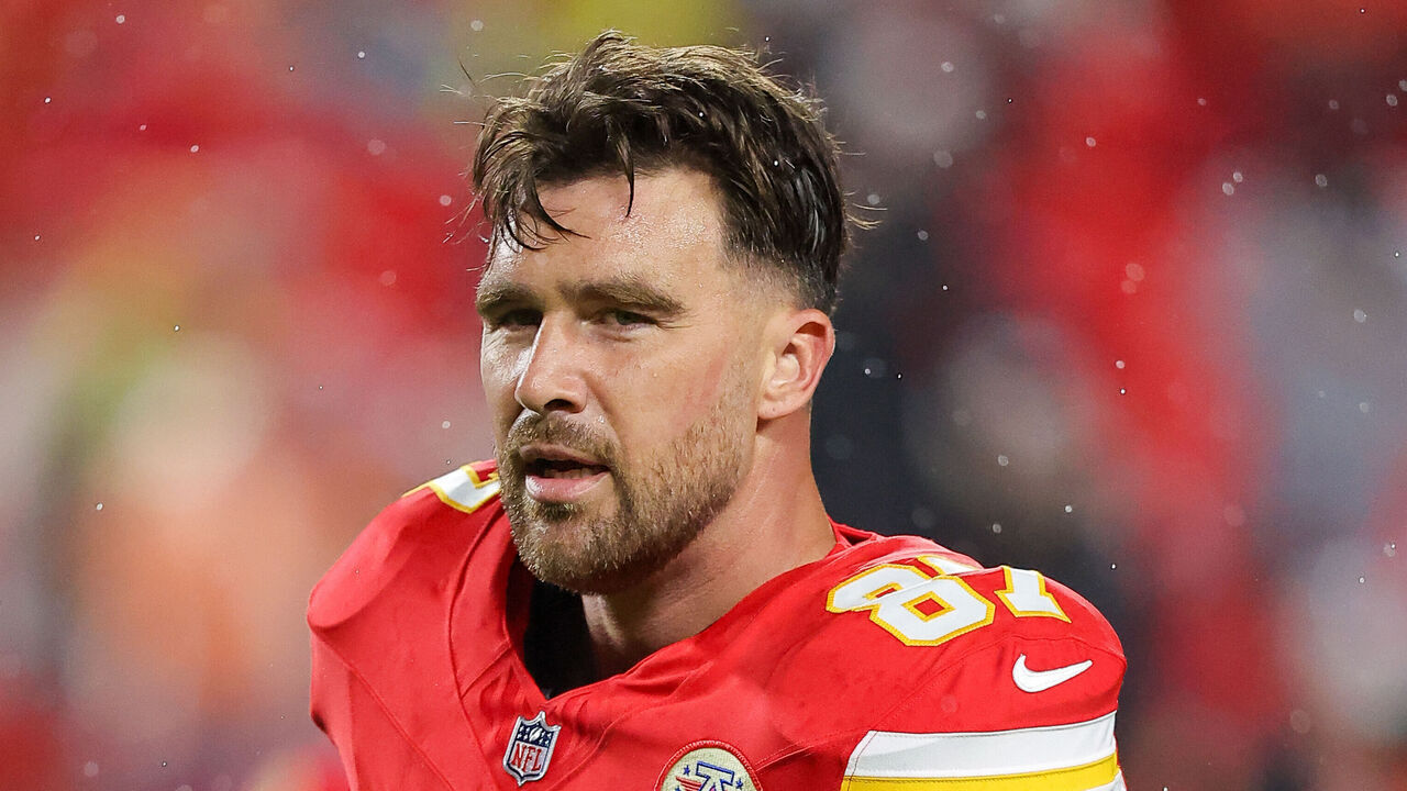 KANSAS CITY, MISSOURI - NOVEMBER 4: Travis Kelce #87 of the Kansas City Chiefs takes part in pregame warmups prior to the game against the Tampa Bay Buccaneers at GEHA Field at Arrowhead Stadium on November 4, 2024 in Kansas City, Missouri.