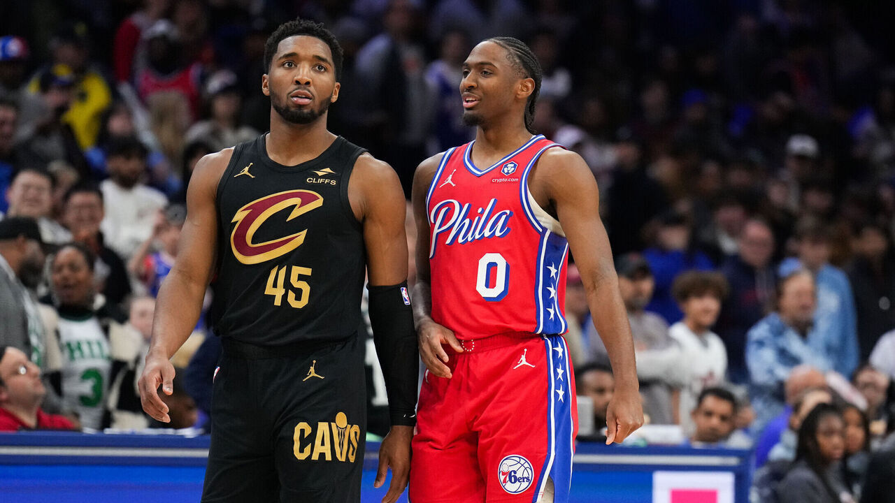 PHILADELPHIA, PA - JANUARY 24: Donovan Mitchell #45 of the Cleveland Cavaliers talks to Tyrese Maxey #0 of the Philadelphia 76ers during the game on January 24, 2025 at the Wells Fargo Center in Philadelphia, Pennsylvania NOTE TO USER: User expressly acknowledges and agrees that, by downloading and/or using this Photograph, user is consenting to the terms and conditions of the Getty Images License Agreement. Mandatory Copyright Notice: Copyright 2025 NBAE