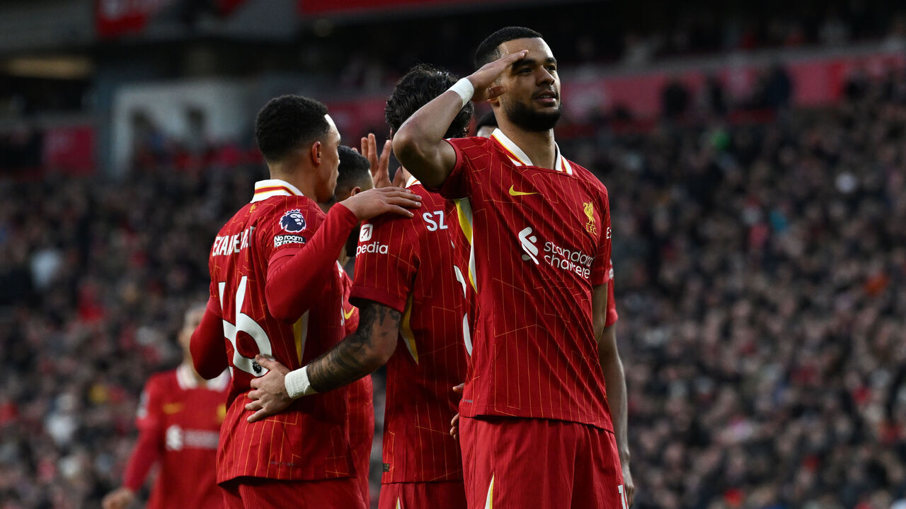 LIVERPOOL, ENGLAND - JANUARY 25: (THE SUN OUT, THE SUN ON SUNDAY OUT) Cody Gakpo of Liverpool celebrates scoring his team's fourth goal during the Premier League match between Liverpool FC and Ipswich Town FC at Anfield on January 25, 2025 in Liverpool, England.