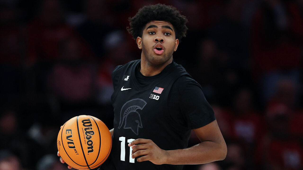 NEW YORK, NEW YORK - JANUARY 25: Jase Richardson #11 of the Michigan State Spartans dribbles during the second half against the Rutgers Scarlet Knights at Madison Square Garden on January 25, 2025 in New York City. Michigan State won 81-74.