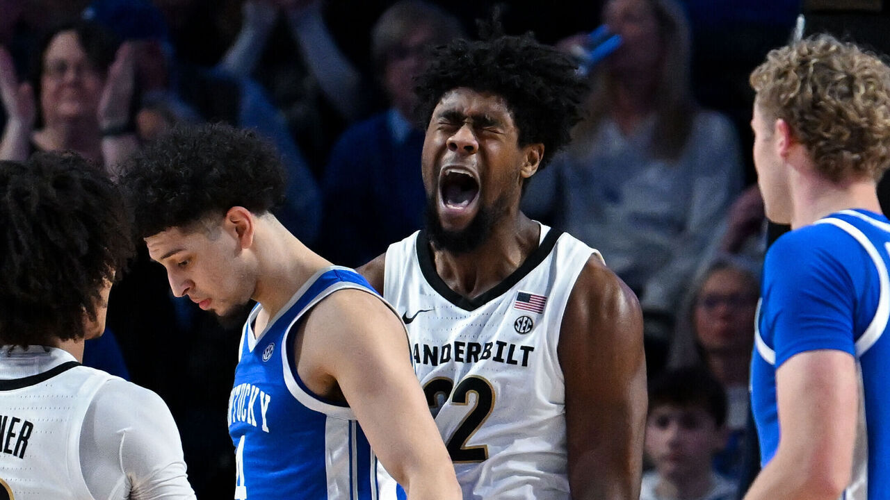 NASHVILLE, TENNESSEE - JANUARY 25: Jaylen Carey #22 of the Vanderbilt Commodores celebrates a basket against the Kentucky Wildcats in the first half at Vanderbilt University Memorial Gymnasium on January 25, 2025 in Nashville, Tennessee.