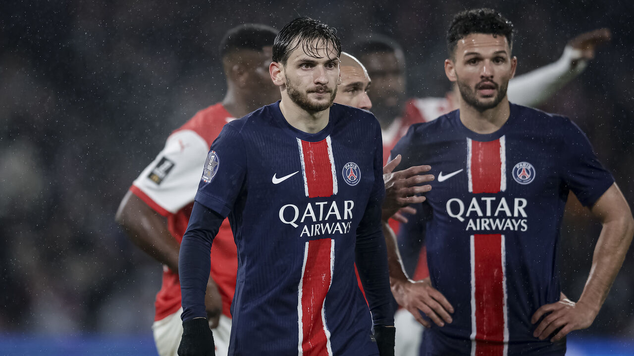 PARIS, FRANCE - JANUARY 25: Khvicha Kvaratskhelia debuts with Paris Saint Germain jersey during the France Ligue 1 match between Paris Saint-Germain FC and Stade de Reims at Parc des Princes on January 25, 2025 in Paris, France.