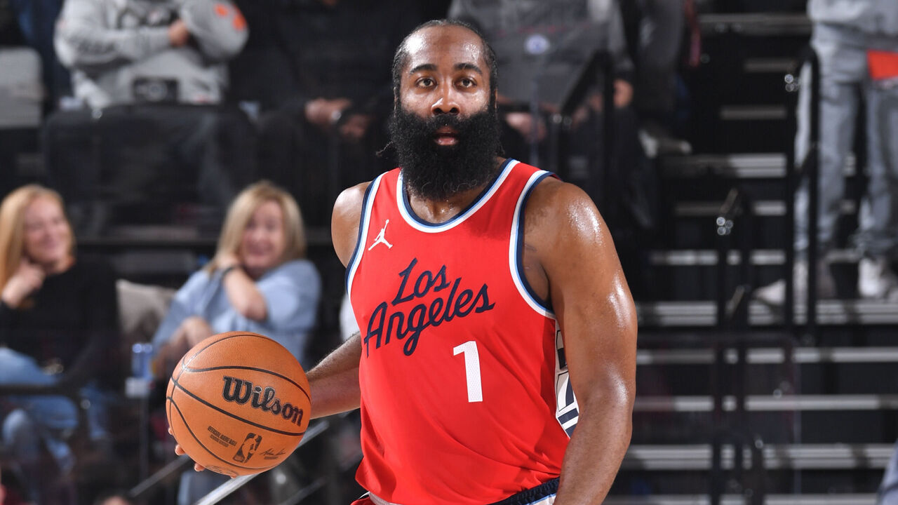 INGLEWOOD, CA - JANUARY 25: James Harden #1 of the LA Clippers dribbles the ball during the game against the Milwaukee Bucks on January 25, 2025 at Intuit Dome in Los Angeles, California. NOTE TO USER: User expressly acknowledges and agrees that, by downloading and/or using this Photograph, user is consenting to the terms and conditions of the Getty Images License Agreement. Mandatory Copyright Notice: Copyright 2025 NBAE