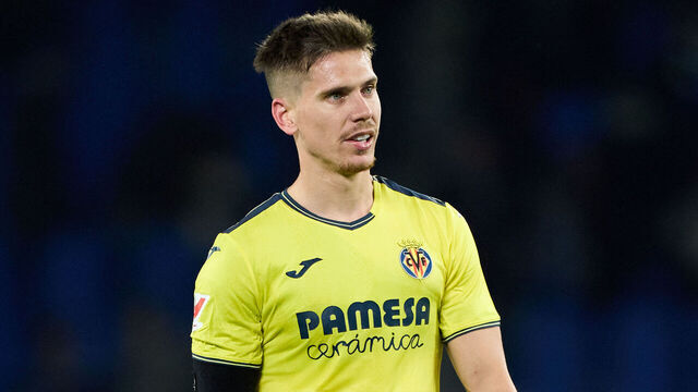SAN SEBASTIAN, SPAIN - JANUARY 13: Juan Foyth of Villarreal FC looks on during the LaLiga match between Real Sociedad and Villarreal CF at Reale Arena on January 13, 2025 in San Sebastian, Spain.