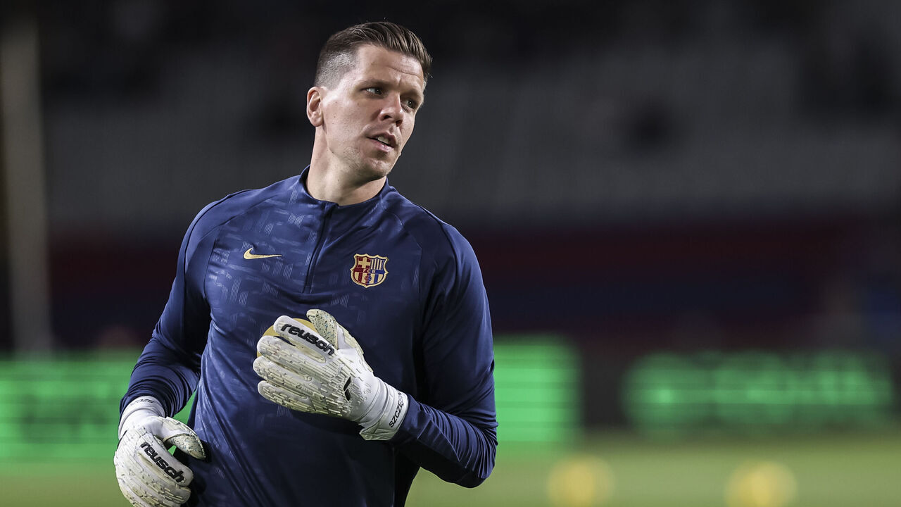 BARCELONA, SPAIN - JANUARY 26: Wojciech Szczesny of FC Barcelona looks on during the Spanish league, La Liga EA Sports, football match played between FC Barcelona and Valencia CF at Estadio Olimpico de Montjuic on January 26, 2025 in Barcelona, Spain.