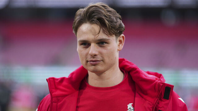 COLOGNE, GERMANY - DECEMBER 15: Jonas Urbig of 1. FC Koln inspects the pitch prior to the Second Bundesliga match between 1. FC Köln and 1. FC Nürnberg at RheinEnergieStadion on December 15, 2024 in Cologne, Germany.