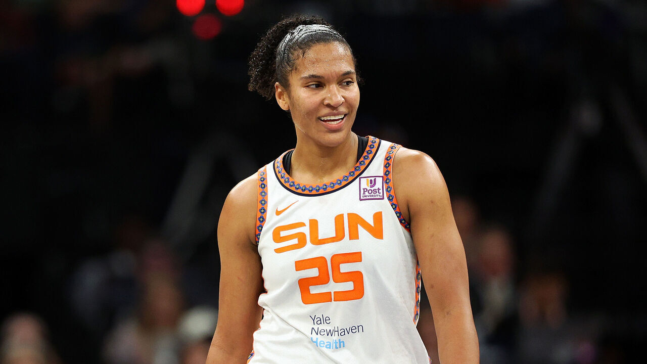 MINNEAPOLIS, MINNESOTA - OCTOBER 08: Alyssa Thomas #25 of the Connecticut Sun looks on against the Minnesota Lynx in the second quarter of Game Five of the Semi-Finals during the WNBA Playoffs at Target Center on October 08, 2024 in Minneapolis, Minnesota. The Lynx defeated the Sun 88-77.