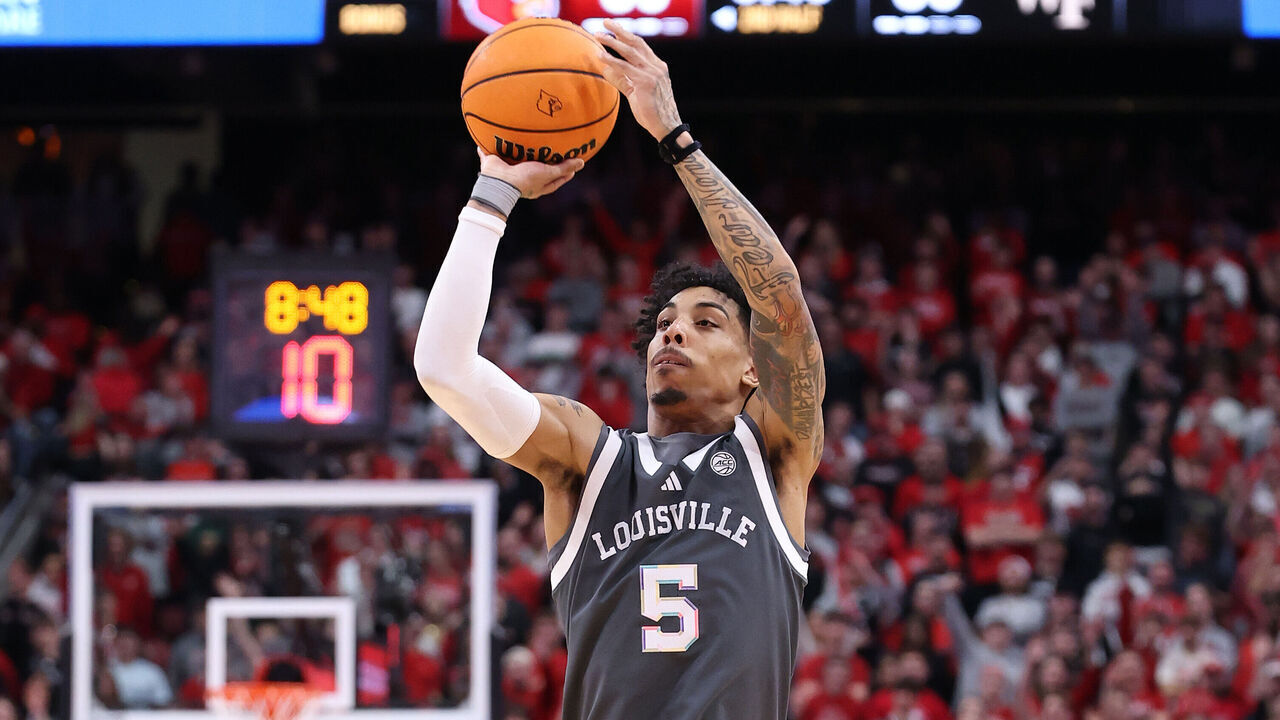 LOUISVILLE, KENTUCKY - JANUARY 28: Terrence Edwards Jr. #5 of the Louisville Cardinals shoots the ball against the Wake Forest Demon Decans at KFC YUM! Center on January 28, 2025 in Louisville, Kentucky.