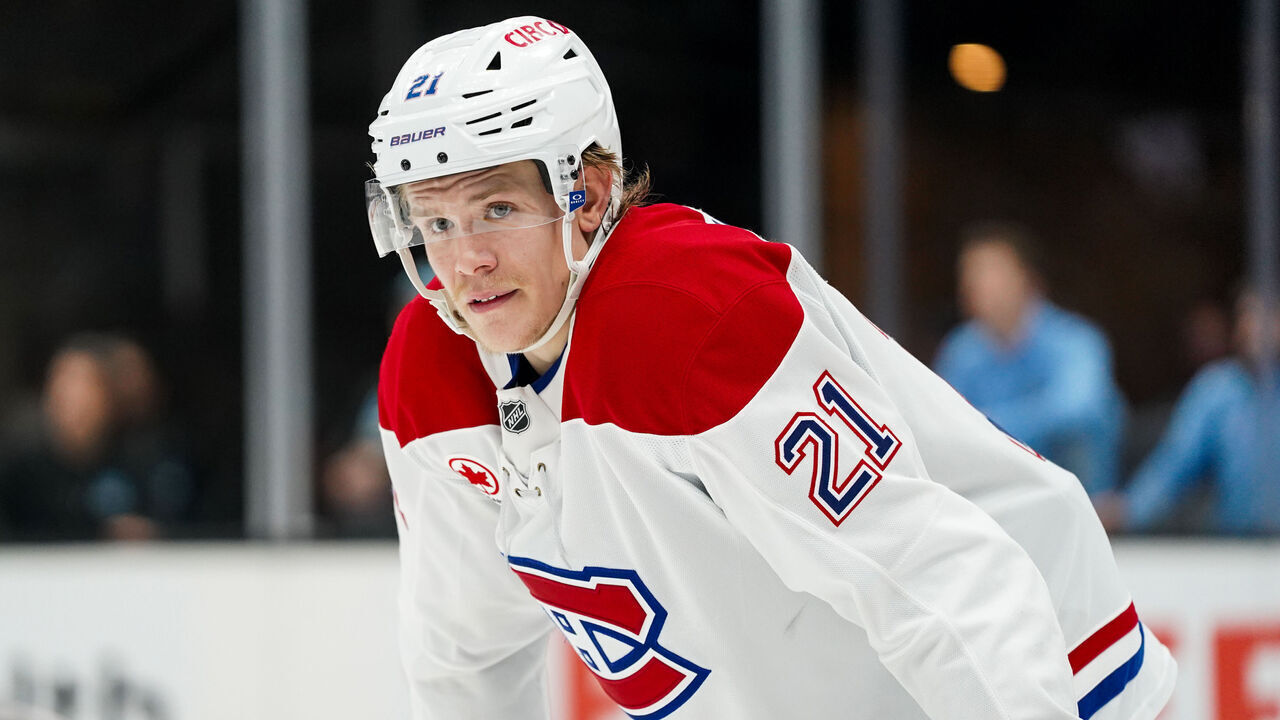SALT LAKE CITY, UT - JANUARY 14: Montreal Canadiens defenseman Kaiden Guhle (21) looks on during an NHL game between the Montreal Canadiens and the Utah Hockey Club on January 14, 2025 at the Delta Center in Salt Lake City, UT.