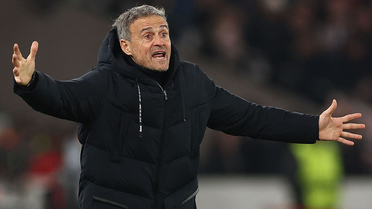 Paris Saint-Germain's Spanish headcoach Luis Enrique reacts during the UEFA Champions League football match VfB Stuttgart vs Paris Saint-Germain in Stuttgart, southwestern Germany, on January 29, 2025.