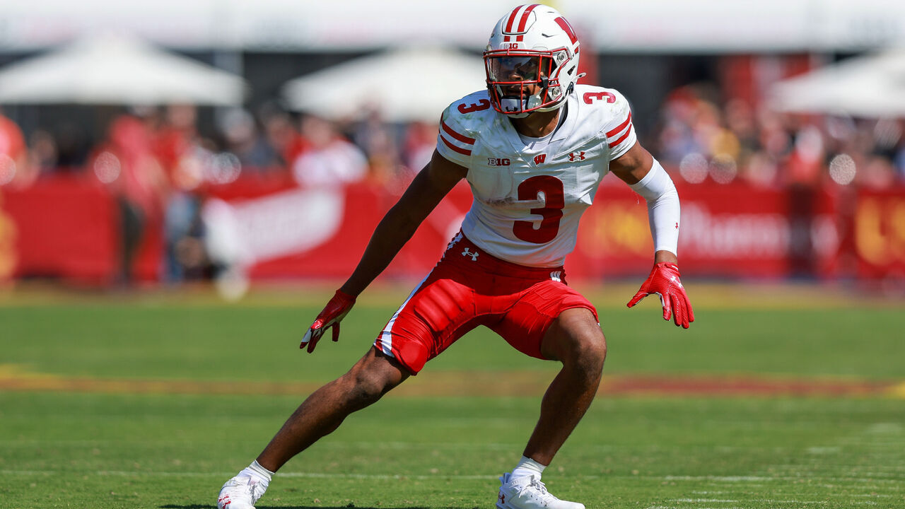 LOS ANGELES, CA - SEPTEMBER 28: Wisconsin Badgers cornerback Nyzier Fourqurean (3) drops back into coverage during a college football game between the Wisconsin Badgers against the USC Trojans on September 28, 2024, at United Airlines Field at The Los Angeles Memorial Coliseum in Los Angeles, CA.