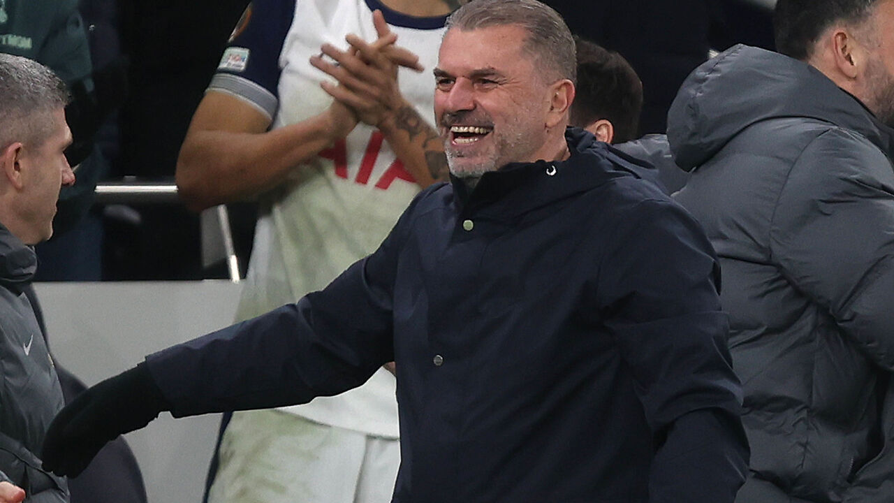 LONDON, ENGLAND - JANUARY 30: Ange Postecoglou Manager of Tottenham Hotspur looks delighted as he celebrates after Damola Ajayi of Tottenham Hotspur scores to put Tottenham Hotspur 2-0 ahead during the UEFA Europa League 2024/25 League Phase MD8 match between Tottenham Hotspur and IF Elfsborg at Tottenham Hotspur Stadium on January 30, 2025 in London, England.