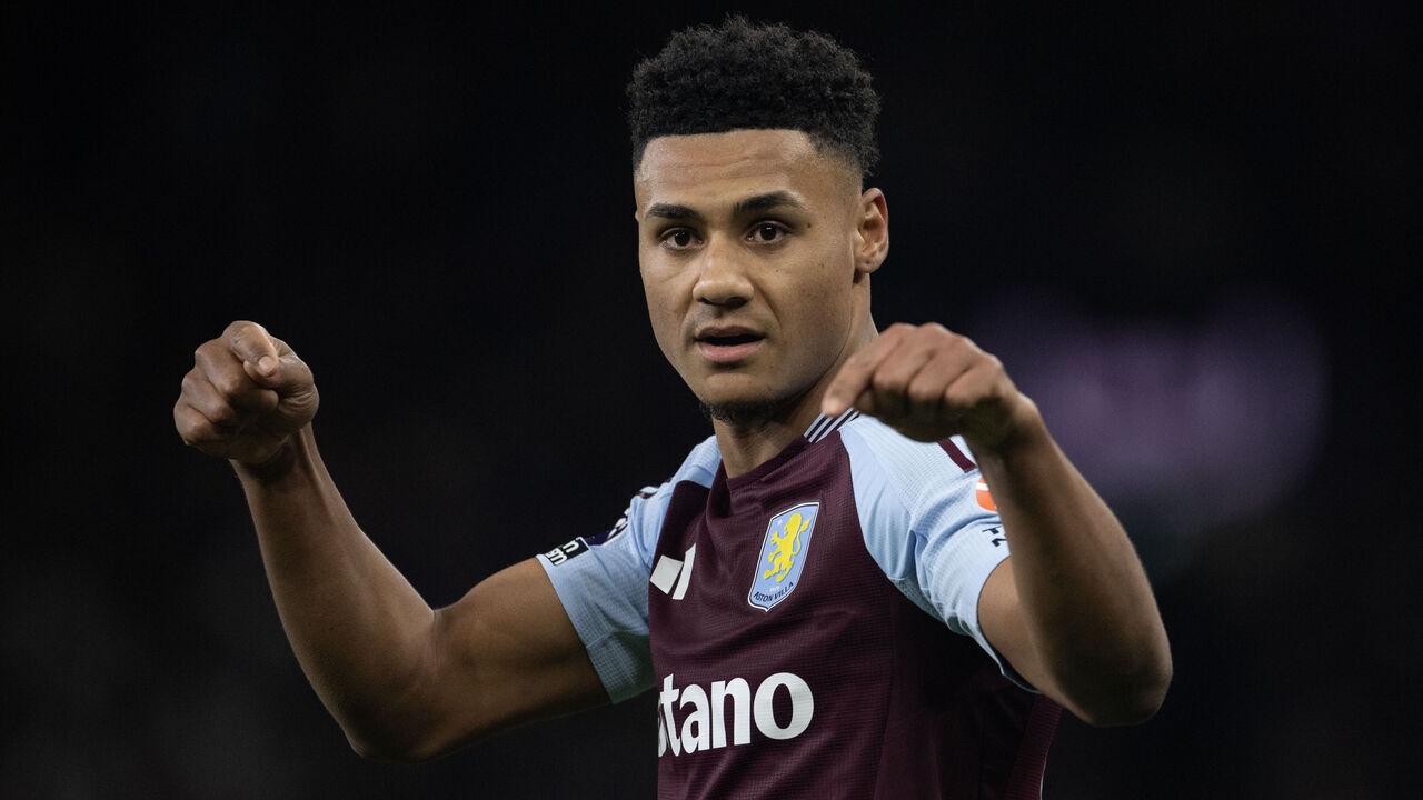 BIRMINGHAM, ENGLAND - DECEMBER 30: Ollie Watkins of Aston Villa celebrates scoring his team's first goal during the Premier League match between Aston Villa FC and Brighton & Hove Albion FC at Villa Park on December 30, 2024 in Birmingham, England.