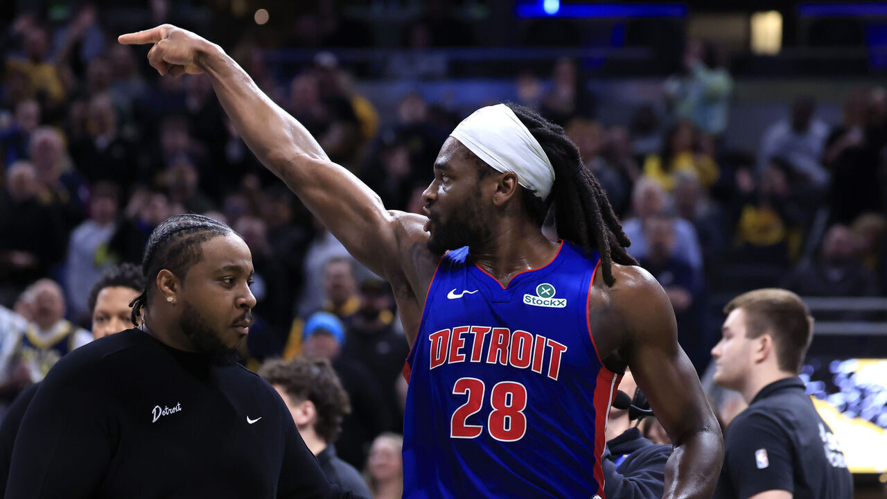 INDIANAPOLIS, INDIANA - JANUARY 29: Isaiah Stewart #28 of the Detroit Pistons reacts after he is ejected from the game against the Indiana Pacers during the first half at Gainbridge Fieldhouse on January 29, 2025 in Indianapolis, Indiana.