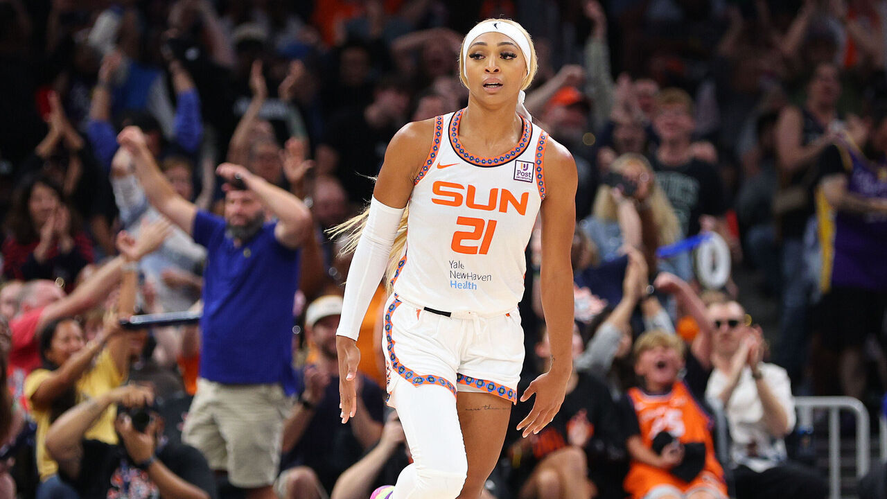 BOSTON, MA - AUGUST 20: Connecticut Sun guard DiJonai Carrington (21) reacts during a WNBA game between Los Angeles Sparks and Connecticut Sun on August 20, 2024, at TD Garden in Boston, MA.