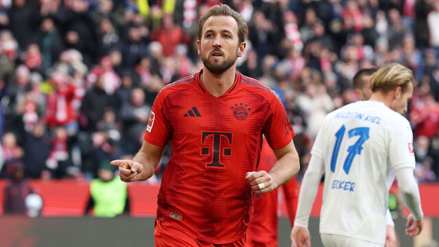 MUNICH, GERMANY - FEBRUARY 01: Harry Kane of Bayern Munich celebrates scoring his team's second goal during the Bundesliga match between FC Bayern München and Holstein Kiel at Allianz Arena on February 01, 2025 in Munich, Germany.