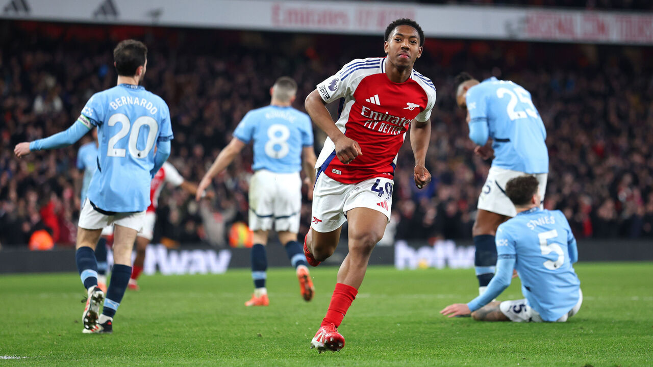 LONDON, ENGLAND - FEBRUARY 02: Myles Lewis-Skelly of Arsenal celebrates scoring his team's third goal during the Premier League match between Arsenal FC and Manchester City FC at Emirates Stadium on February 02, 2025 in London, England.