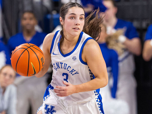 LEXINGTON, KENTUCKY - JANUARY 30: Georgia Amoore #3 of the Kentucky Wildcats brings the ball up court during the game against the Alabama Crimson Tide at Memorial Coliseum on January 30, 2025 in Lexington, Kentucky.