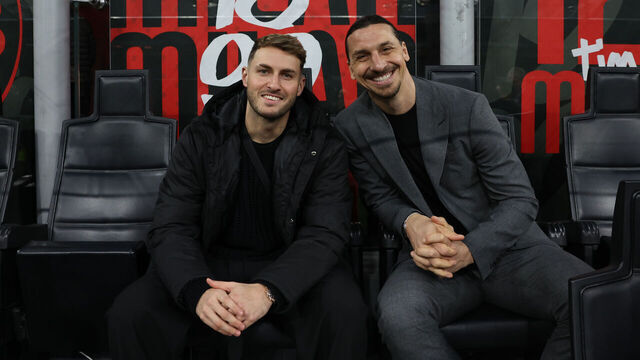 MILAN, ITALY - FEBRUARY 02: Santiago Gimenez and Zlatan Ibrahimovic of AC Milan attend before the Serie A match between AC Milan and FC Internazionale at Stadio Giuseppe Meazza on February 02, 2025 in Milan, Italy.